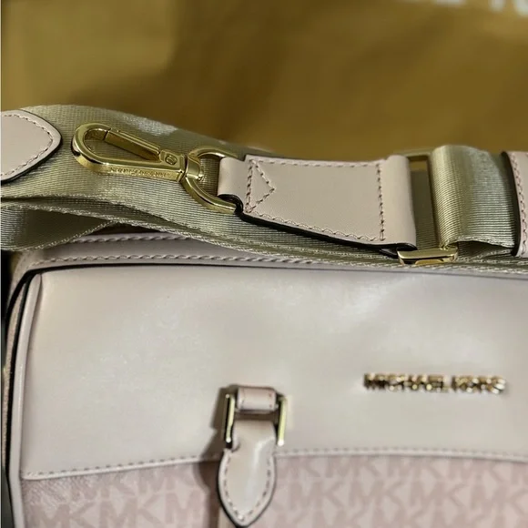 MICHAEL KORS- Medium Travel Duffle Weekender Luggage Bag Powder Blush - Picture 4 of 8